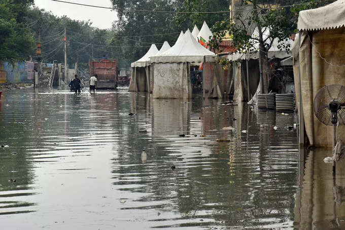 यमुना में बार-बार बाढ़... दिल्ली में पहले कभी नहीं देखे ऐसे हालात