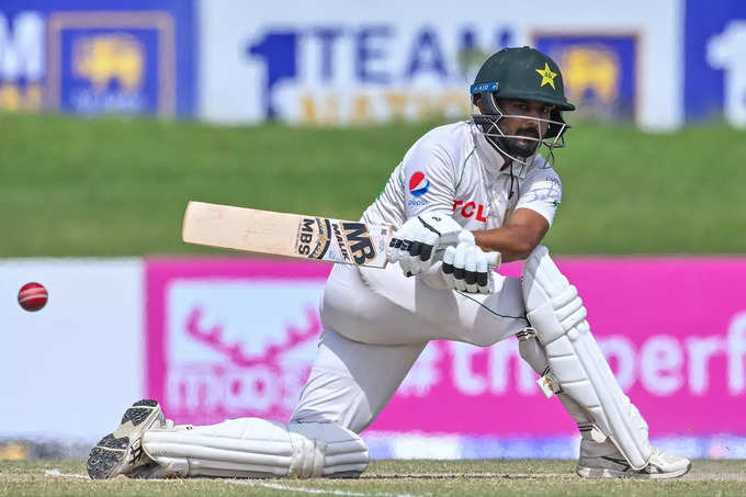11 पारियों के बाद सर्वश्रेष्ठ पाकिस्तानी टेस्ट बल्लेबाज