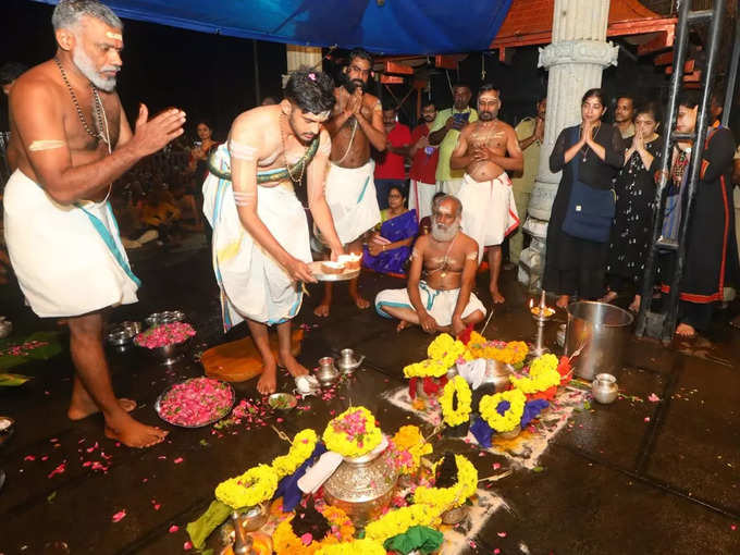 Sithara In Sabarimala