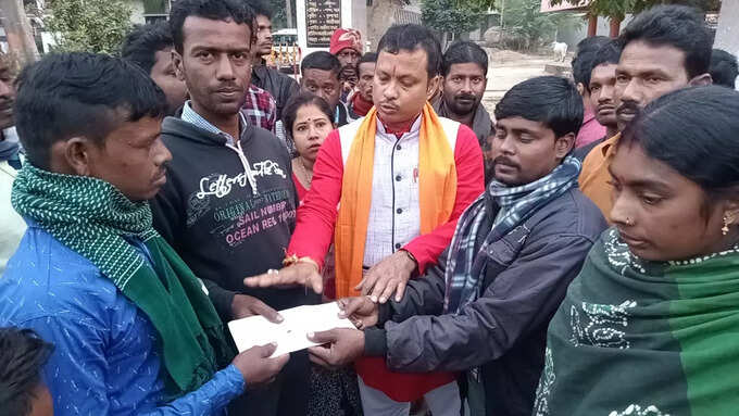 कभी ट्यूशन से चलती थी जिंदगी