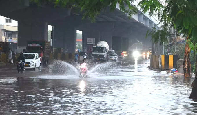 తెలంగాణలో ఎడతెరపిలేని వర్షాలు.. ఎమర్జెన్సీ బృందాలు రంగంలోకి.. అన్ని శాఖలు అలర్ట్..!