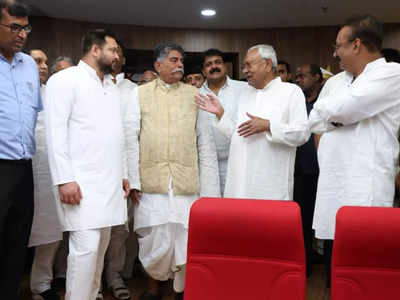 Bihar Cabinet Expansion: बिहार में कैबिनेट विस्तार की चर्चा, आरजेडी-कांग्रेस को मिलेगी दावेदारी, जानिए अपडेट