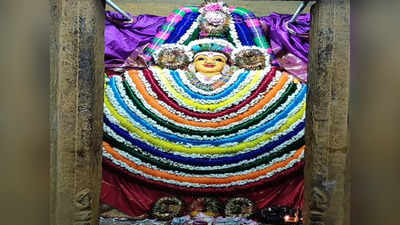 ஆலங்குடி நாமபுரீஸ்வரர் கோவில்:  ஆடிப் பூர திருவிழா... அம்மனுக்கு 11000 வளையல் அலங்காரம்
