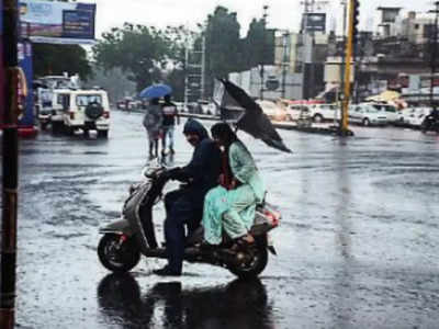 MP Weather Forecast: मध्यप्रदेश के इन जिलों में आज होगी तूफानी बारिश, जबलपुर और इंदौर के लिए है बड़ी चेतावनी