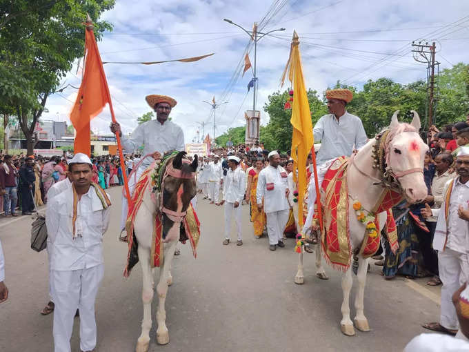 शेगावात पालखी सोहळ्याने परिसर मंत्रमुग्ध