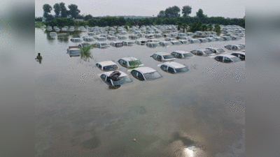 Noida Hindon Flood: हिंडन की बाढ़ में डूब गईं 300 कारों की तस्‍वीर का सच आ गया सामने, आप भी जानिए