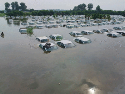 Noida Hindon Flood: हिंडन की बाढ़ में डूब गईं 300 कारों की तस्‍वीर का सच आ गया सामने, आप भी जानिए