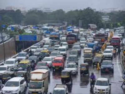 Mumbai News: जाम में फंसी बस छुट्टी होने के बाद पहुंची स्कूल, महाराष्‍ट्र में गजब है ट्रैफ‍िक का हाल
