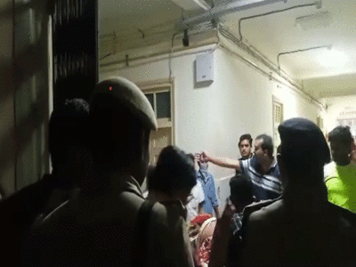 Gorakhpur News: बीआरडी मेड‍िकल कॉलेज के वार्ड में लगी भीषण आग, मरीजों किया गया शिफ्ट