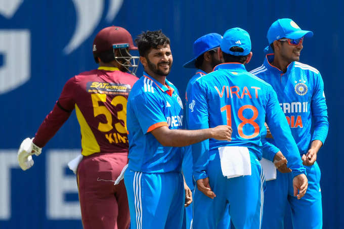 विरोधी टीम को वनडे में सबसे कम ओवर में टीम इंडिया द्वारा ऑल आउट करना