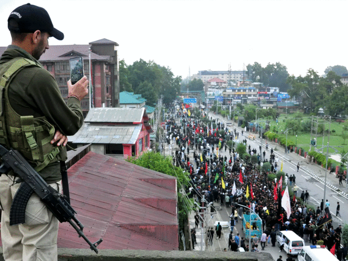 ​हाई अलर्ट पर रहा शहर​