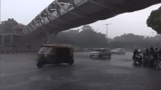 Delhi Noida Rain LIVE: मौसम का यलो अलर्ट: कल रात जाम में फंसी रही दिल्ली, आज बारिश फिर दे रही टेंशन