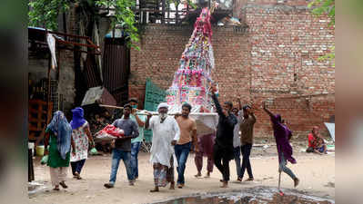 Varanasi News: मुहर्रम के जुलूस में भिड़े शिया-सुन्नी, पुलिस कमिश्नर को आना पड़ गया, जानिए मामला