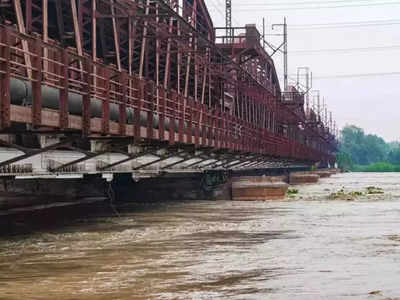 यमुना नदी में नहाने गए तीन स्कूली छात्र लापता, दिल्ली पुलिस ने जताई डूबने की आशंका, सर्च अभियान जारी