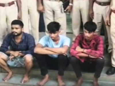 करौली में दिनदहाड़े हुई चोरी का खुलासा: तीन चोर गिरफ्तार, 60 लाख रुपए के आभूषण और नकदी बरामद