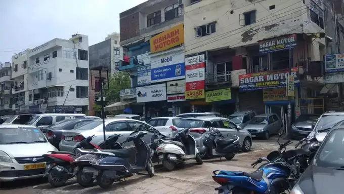 ​अवैध पार्किंग भी कम नहीं