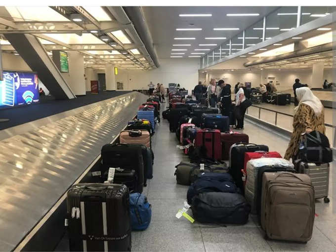 Airport-Luggase-Belt