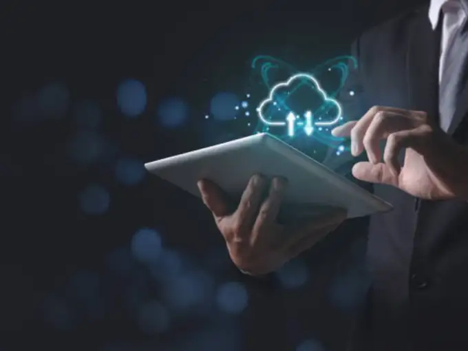 AI क्लाउड कॉम्प्युटिंगवर प्रभुत्व असणे आवश्यक