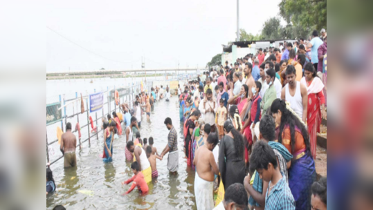 தர்மபுரி ஒகேனக்கலில் குவியம் பொதுமக்கள்; ஆடி பெருக்கை முன்னிட்டு முன்னேற்பாடுகள் தீவிரம்!