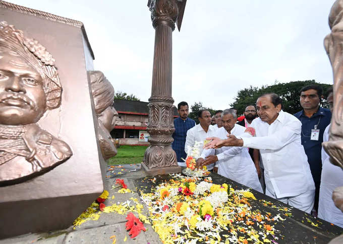 ఛత్రపతి సాహు మహరాజ్ సమాధిని సందర్శించిన సీఎం కేసీఆర్