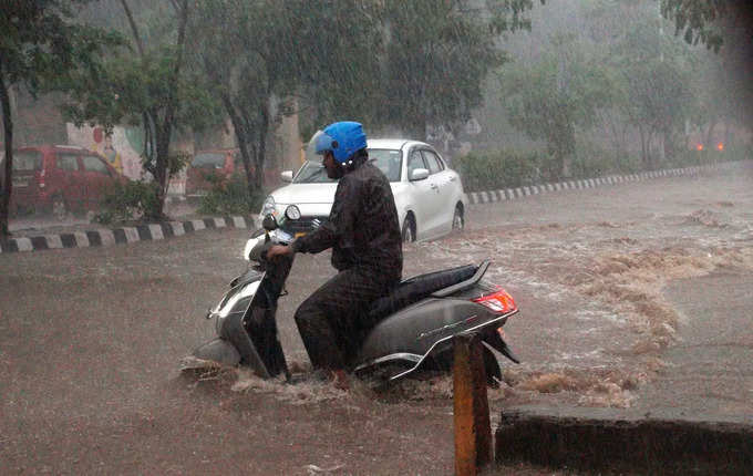 ओडिशा में भारी बारिश की चेतावनी, स्‍कूल बंद