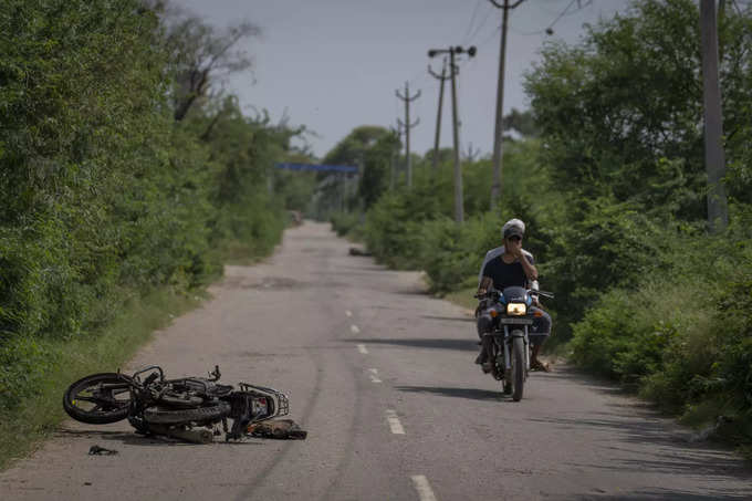 ​सुरक्षित निकालकर पहुंचाया अस्पताल​