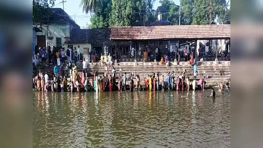 பாரம்பரிய முறையில் ஆடிப்பெருக்கு கொண்டாட்டம்: மயிலாடுதுறை காவிரி ஆற்றில்  வழிபாடு...!