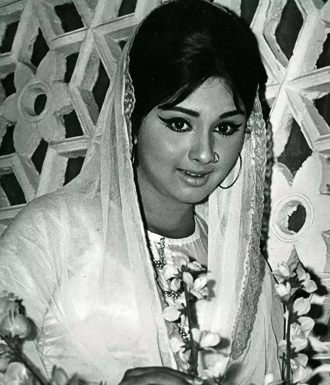 leena chandavarkar young