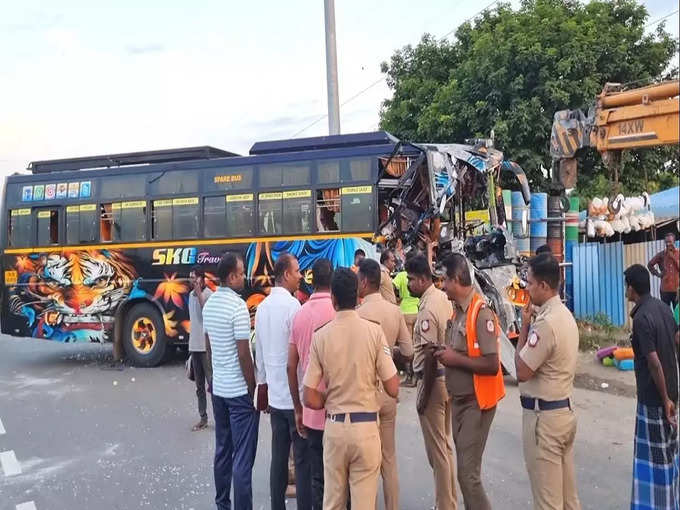 தனியார் சுற்றுலா பேருந்து மீது லாரி மீது மோதி விபத்து