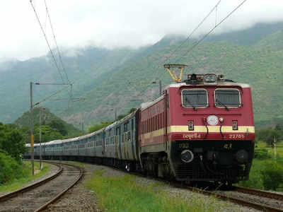 Express Trains: ఏపీలోని రైల్వే ప్రయాణికులకు గుడ్‌న్యూస్.. ఇక నుంచి ఆ స్టేషన్‌లోనూ ఆగనున్న ఎక్స్‌ప్రెస్‌లు