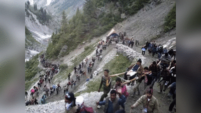 Landsilde in Kashmir: रामबन के पास NH 44 पर भारी लैंडस्लाइड, जम्मू से श्रीनगर के बीच रोकी गई अमरनाथ यात्रा
