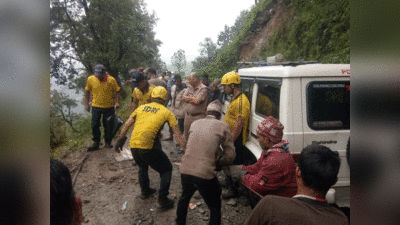 Uttarakhand Accident: पौड़ी की गहरी खाई में जा गिरी कार, एक ही गांव के चार लोगों की मौत से छाया मातम
