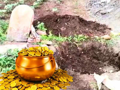 शेतात खड्डा खणला, लिंबू-नारळ अन् अघोरी पूजा मांडली, गुप्तधन शोधायला गेले, पण भलतंच घडलं