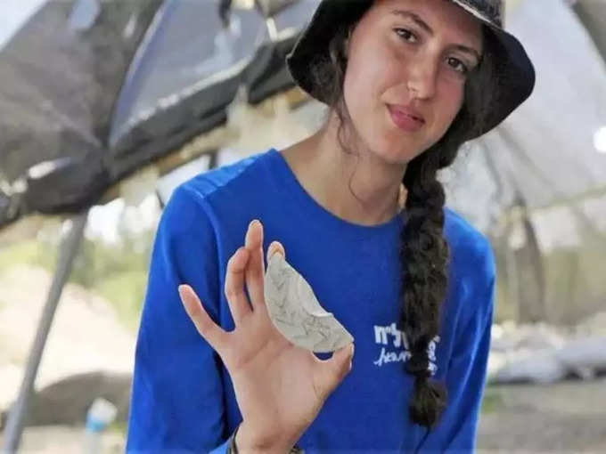Teen discovers 1,500-year-old magic mirror
