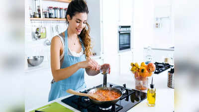 Vastu For Kitchen: रसोई घर में इन पांच बातों का ख्याल रखें महिलाएं, वरना पति हो सकता है कंगाल