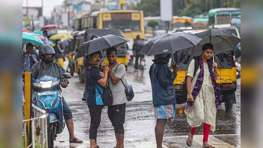 சென்னையில் வெளுத்து வாங்கும் மழை: 10 மாவட்டங்களில் கொட்டும் கனமழை!