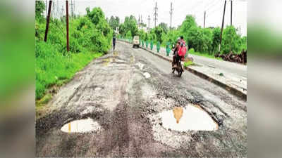 मुंबई-अहमदाबाद राष्ट्रीय महामार्ग खड्ड्यात; घोडबंदर पुलापासून थेट तलासरीपर्यंत रस्त्याची दुर्दशा