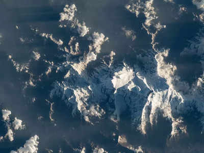 यूएई के अंतरिक्ष यात्री ने खींची हिमालय की कुछ सांस रोक देने वाली तस्‍वीरें, आप भी देखिए