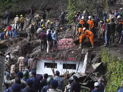 हिमाचल में अभी खतरा टला नहीं, 15 अगस्त को भी भारी बारिश का अलर्ट, एक दिन में सबसे अधिक मौतें, 10 अपडेट्स