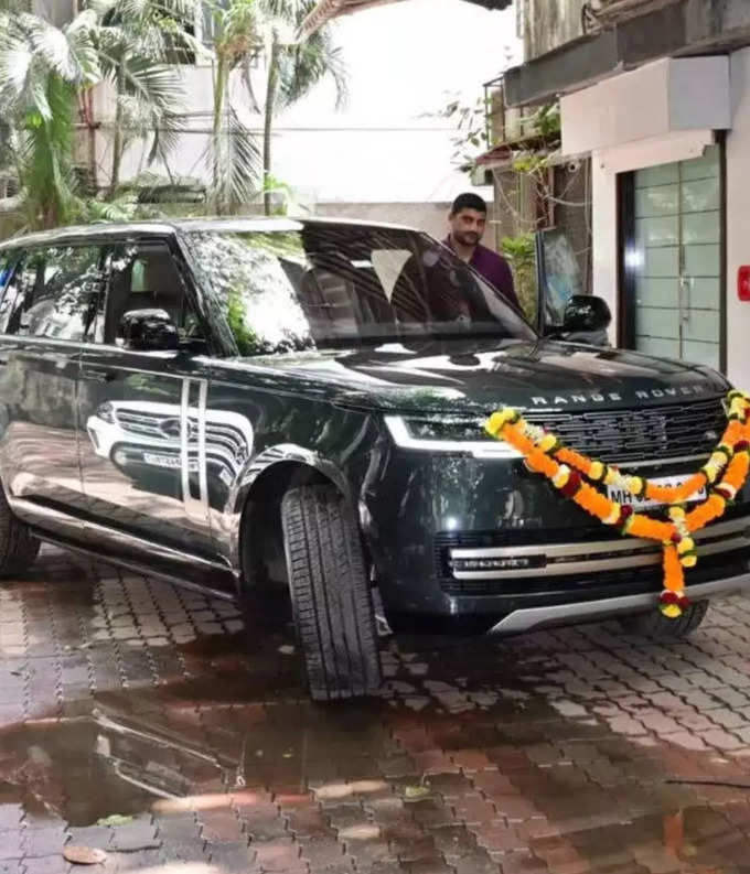 ranbir new car range roverr