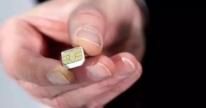 तिसरी पद्धत: सिम कार्ड स्वच्छ करा