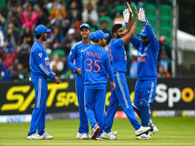 IND vs IRE T20: முதல் ஓவரிலேயே 2 விக்கெட்... இளம் பௌலர் இடத்தை தட்டிப்பறித்த பும்ரா: இந்தியா அபார பந்துவீச்சு!