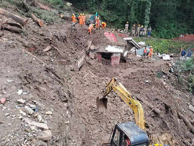 Himachal Rain: 12 हजार घर क्षतिग्रस्त, 330 लोगों की मौत, 10 हजार करोड़ का नुकसान... हिमाचल में राज्य आपदा घोषित