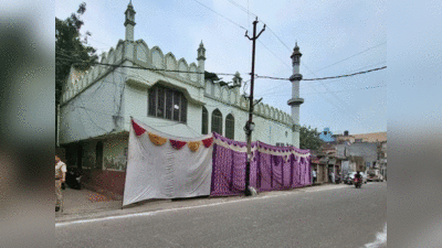 Sambhal News: कल्कि जयंती पर निकली गारुणी रथयात्रा, रास्‍ते में पड़ने वाले दर्जन भर मस्जिद ढक दिए गए