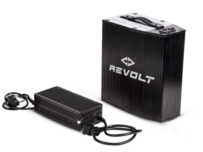 Revolt RV400 Special battery