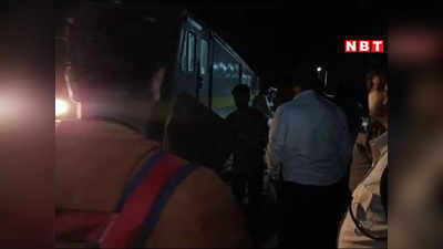 Tikamgarh News: टीकमगढ़ में मुख्यमंत्री की तीर्थ दर्शन योजना बनी मजाक, द्वारका जा रहे भक्तों को ट्रेन से उतरा