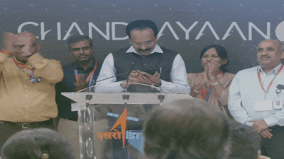इसरो चीफ एस. सोमनाथ को पीएम मोदी ने विदेश से किया फोन, चंद्रयान-3 की सफलता पर दी बधाई