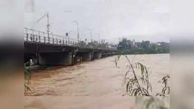 Bihar Flood : बिहार में बारिश से नदियों का जलस्तर बढ़ा, दर्जनों गांवों में घुसा पानी