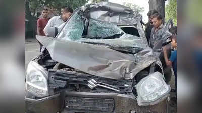 Fatehpur News: चित्रकूट से कामतानाथ के दर्शन कर लौट रहे युवकों की कार खड़े ट्रक में घुसी, चार घायल