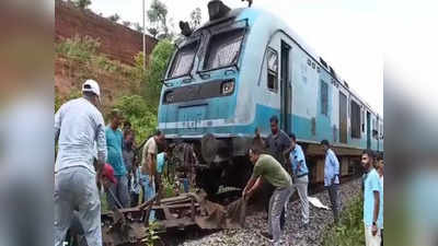 त्रिपुरा में पत्थर से भरी ट्रॉली से टकराई यात्री ट्रेन,  हादसे से बाल-बाल बची